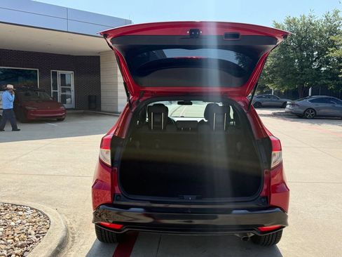 Used 2019 Honda HR-V Sport image 5