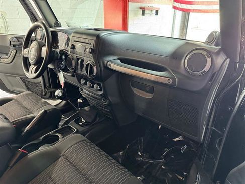 Used 2012 Jeep Wrangler Sport AWD/4WD image 13