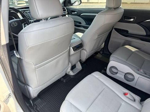 Used 2018 Toyota Highlander Limited Platinum AWD/4WD image 20