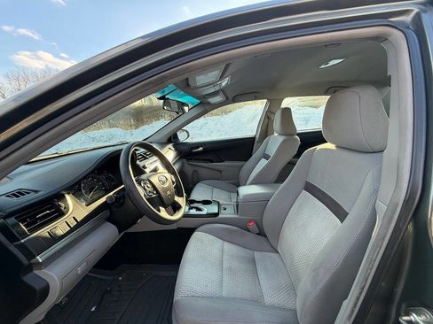 Used 2014 Toyota Camry LE image 15