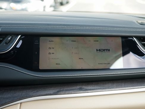 Used 2022 Jeep Grand Cherokee L Limited w/ Luxury Tech Group II image 17