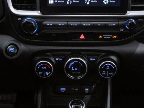 Certified 2024 Hyundai Venue SEL FWD image 18