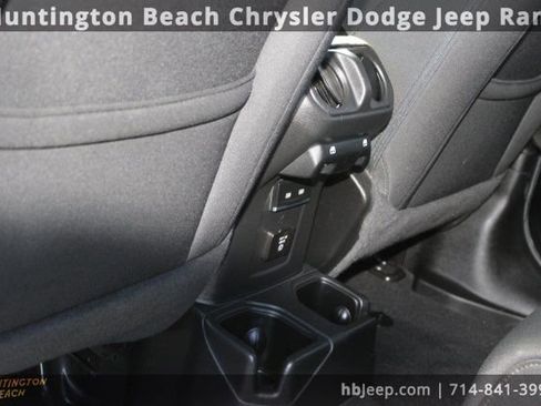 Used 2022 Jeep Gladiator Sport image 44