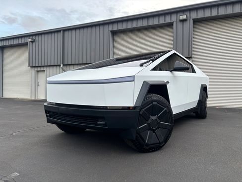 Used 2024 Tesla Cybertruck Cyberbeast image 4