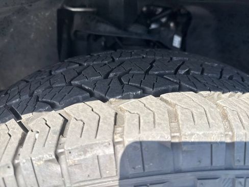 Used 2025 Nissan Frontier PRO-4X AWD/4WD image 30