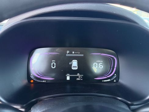 Used 2025 Kia Soul LX FWD image 13