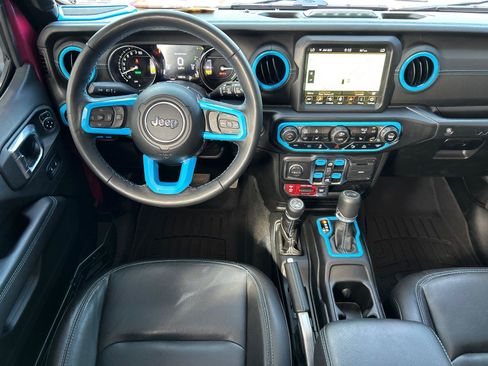 Used 2022 Jeep Wrangler Unlimited Rubicon 4xe w/ Cold Weather Group AWD/4WD image 34