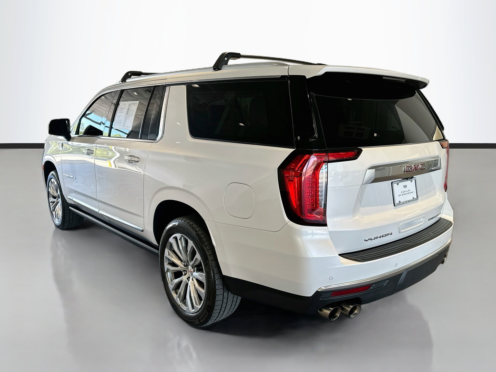 Used 2021 GMC Yukon XL Denali w/ Denali Ultimate Package AWD/4WD image 7