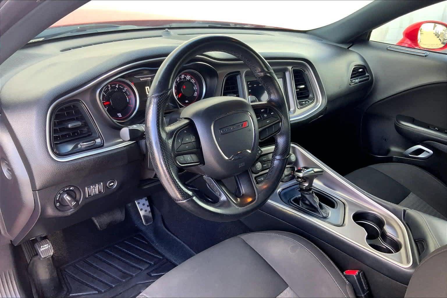 Used 2022 Dodge Challenger R/T RWD image 2