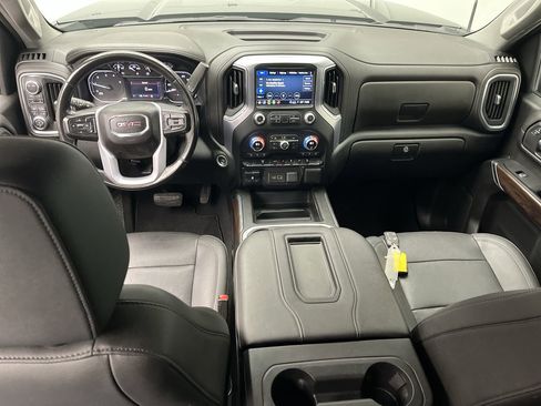 Used 2022 GMC Sierra 3500 SLT w/ SLT Convenience Package image 4