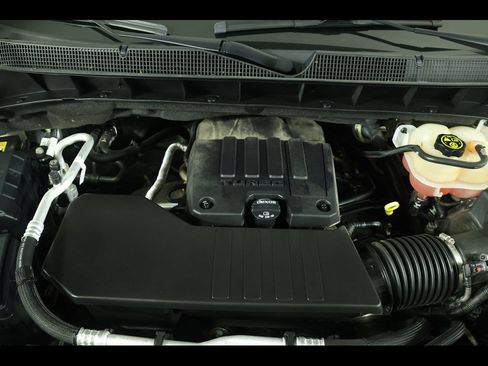 Used 2022 Chevrolet Silverado 1500 LT AWD/4WD image 21