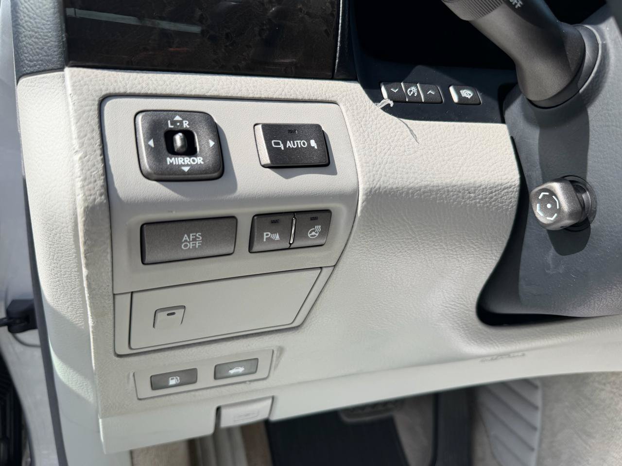 Used 2007 Lexus LS 460 w/ Comfort Pkg RWD image 21