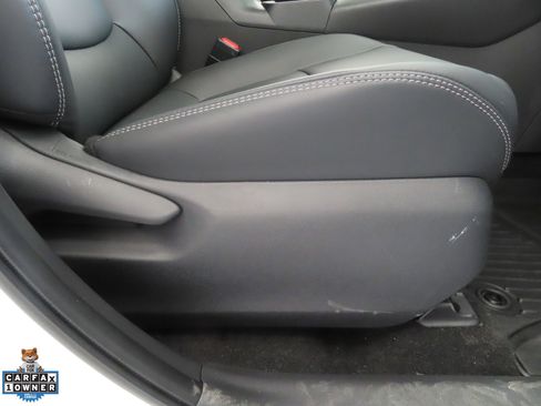 Used 2025 Toyota RAV4 XLE Premium FWD image 28