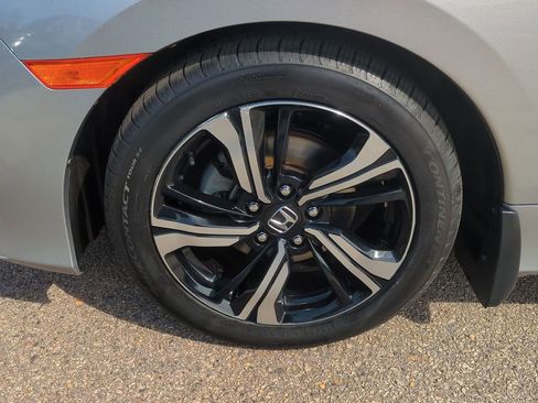 Used 2017 Honda Civic Touring image 10