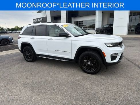 Used 2023 Jeep Grand Cherokee Limited w/ Trailer Tow Prep Group (B) AWD/4WD image 2