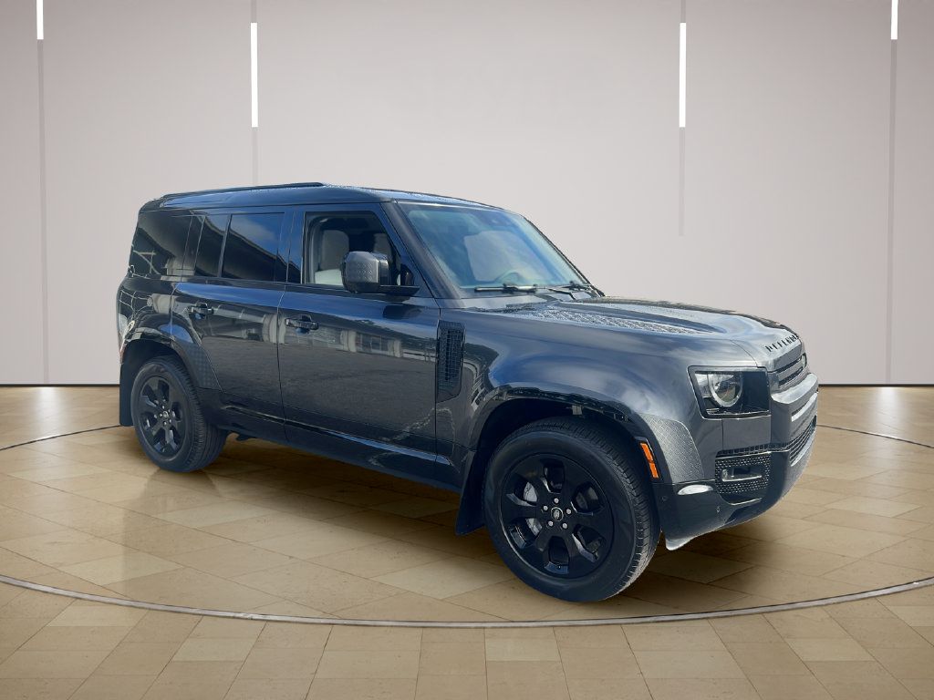 Used 2025 Land Rover Defender 110 X-Dynamic SE AWD/4WD image 9