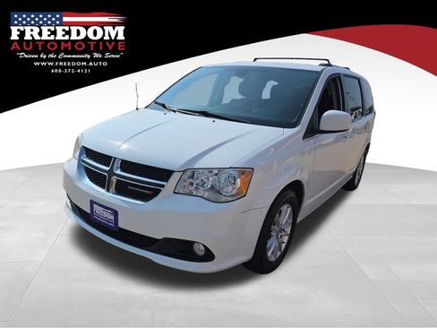 Used 2020 Dodge Grand Caravan SXT FWD image 1