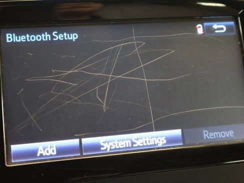 Used 2017 Toyota Highlander LE FWD image 21