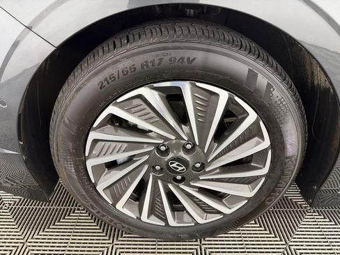 Used 2025 Hyundai Sonata Limited image 12