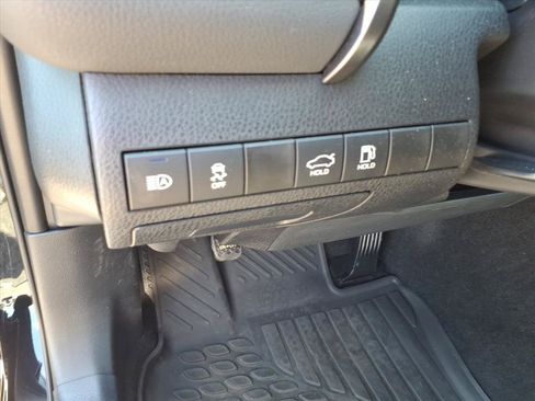 Used 2024 Toyota Camry SE FWD image 17