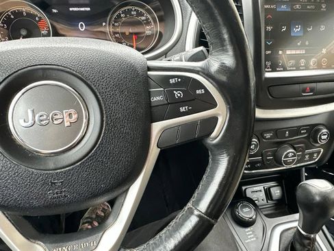 Used 2016 Jeep Cherokee Limited AWD/4WD image 28