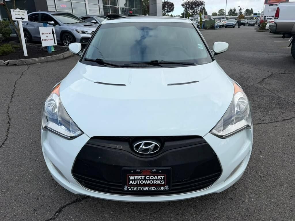 Used 2012 Hyundai Veloster w/ Style Pkg FWD image 4
