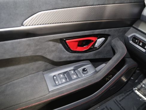 Used 2024 Lamborghini Urus Performante image 61