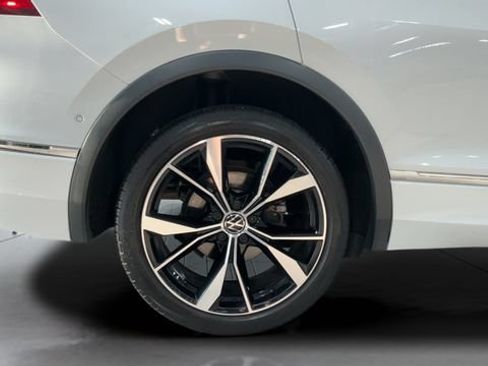 Certified 2023 Volkswagen Tiguan SEL R-Line AWD/4WD image 22