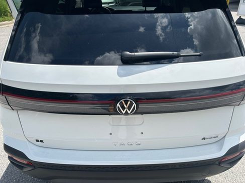 Used 2026 Volkswagen Taos SE AWD/4WD image 14