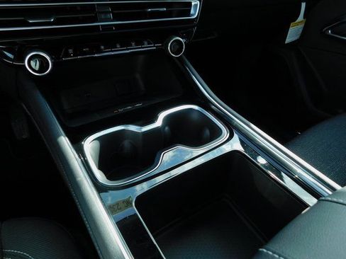 New 2026 Chevrolet Traverse LT w/ Sun and Wheel Package image 37