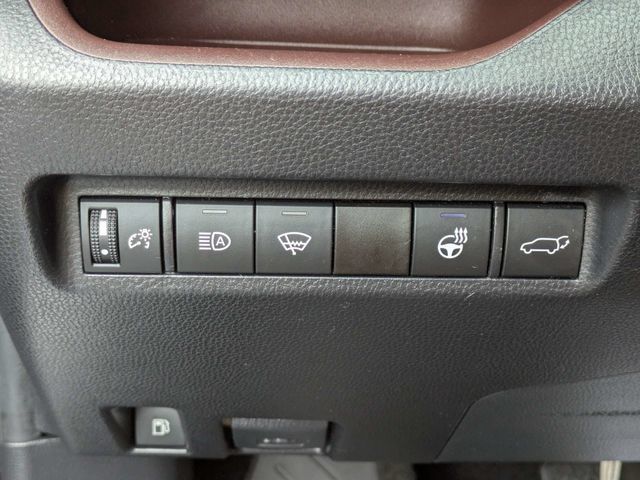Used 2021 Toyota RAV4 Limited w/ Limited Grade Weather Package AWD/4WD image 26