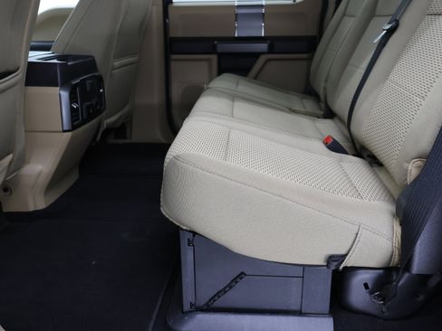 Used 2020 Ford F350 XLT w/ XLT Premium Package image 9