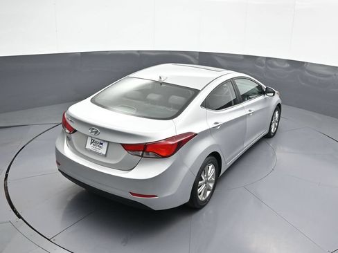 Used 2015 Hyundai Elantra SE w/ Option Group 03 FWD image 37
