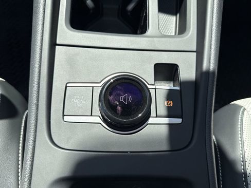 New 2026 Volkswagen Tiguan SE image 19