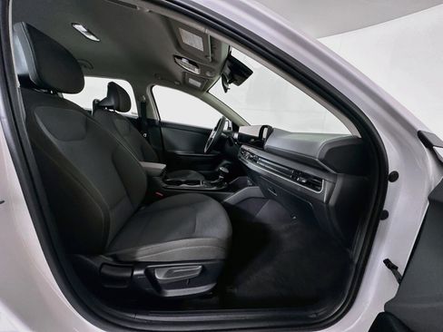 Used 2025 Kia K4 FWD image 29