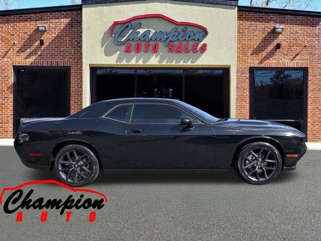 Used 2023 Dodge Challenger SXT w/ Blacktop Package RWD image 3