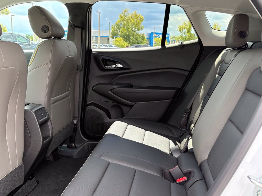 New 2026 Chevrolet Trax ACTIV w/ Sunroof Package FWD image 18