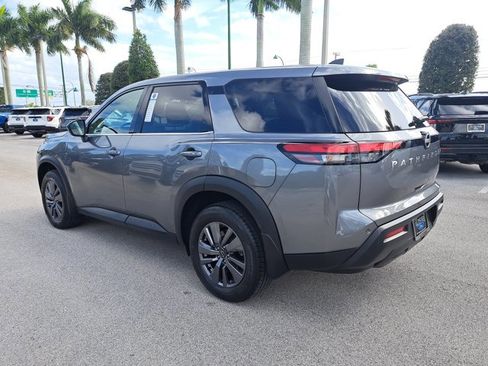 Used 2023 Nissan Pathfinder S image 5