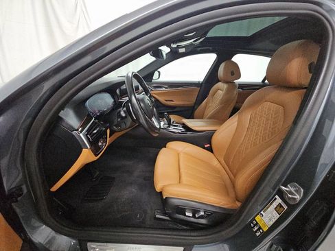 Used 2022 BMW 530i xDrive w/ Convenience Package image 4