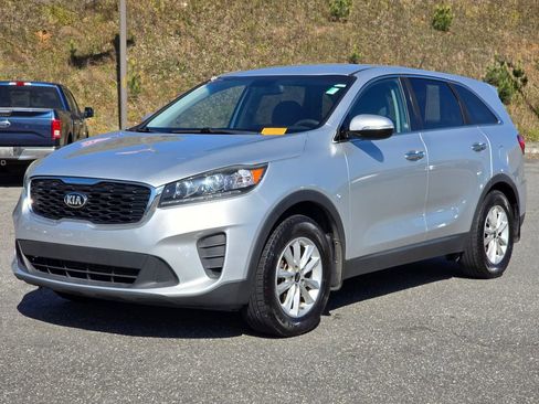 Used 2019 Kia Sorento L FWD image 2