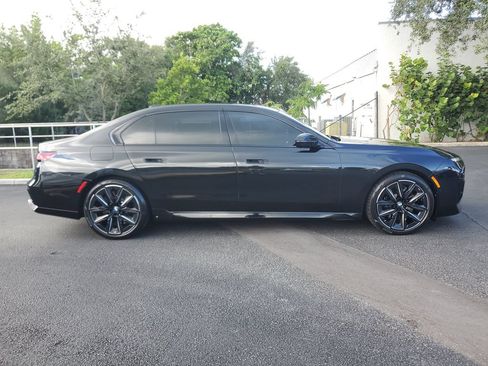 Used 2024 BMW 760i xDrive w/ Executive Package AWD/4WD image 7