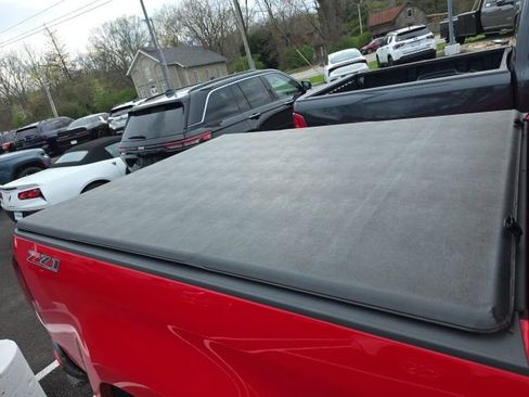 Used 2015 Chevrolet Colorado Z71 image 4