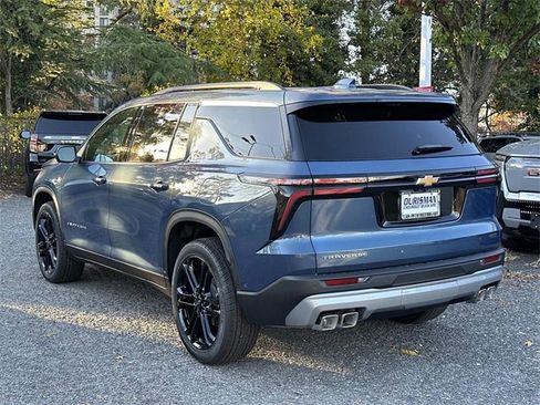 New 2026 Chevrolet Traverse LT w/ Enhanced Driving Package image 4