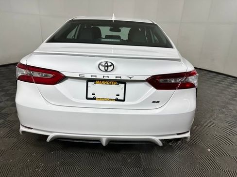 Used 2020 Toyota Camry SE image 4