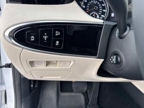 Used 2025 Genesis GV70 2.5T w/ Select Package image 34