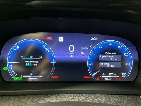 Certified 2025 Toyota Crown Signia AWD/4WD image 18