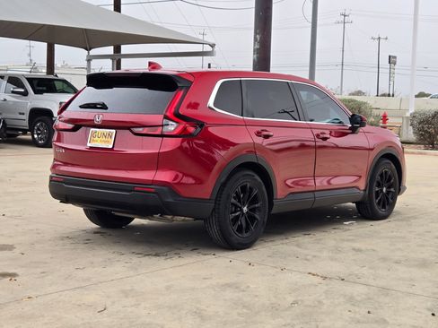 Used 2023 Honda CR-V EX image 3
