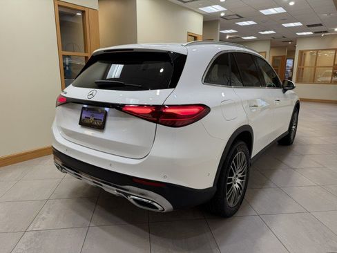 Certified 2025 Mercedes-Benz GLC 300 image 5