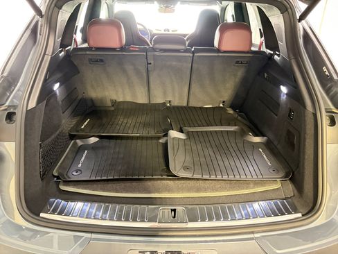 Certified 2026 Porsche Cayenne Turbo AWD/4WD image 29