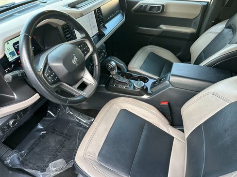 Used 2022 Ford Bronco Wildtrak image 11